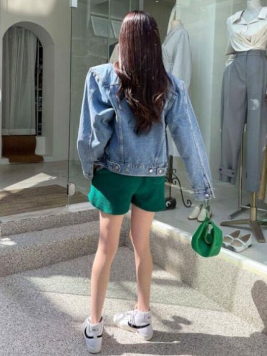 Classic Never Outdated Hong Ko - Street Fashion Hong Kong recension och pris