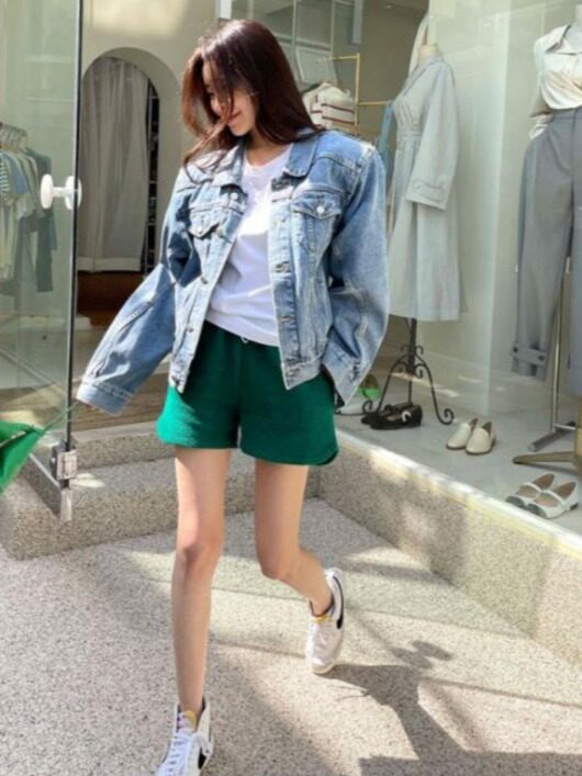 Classic Never Outdated Hong Ko - Street Fashion Hong Kong recension och pris