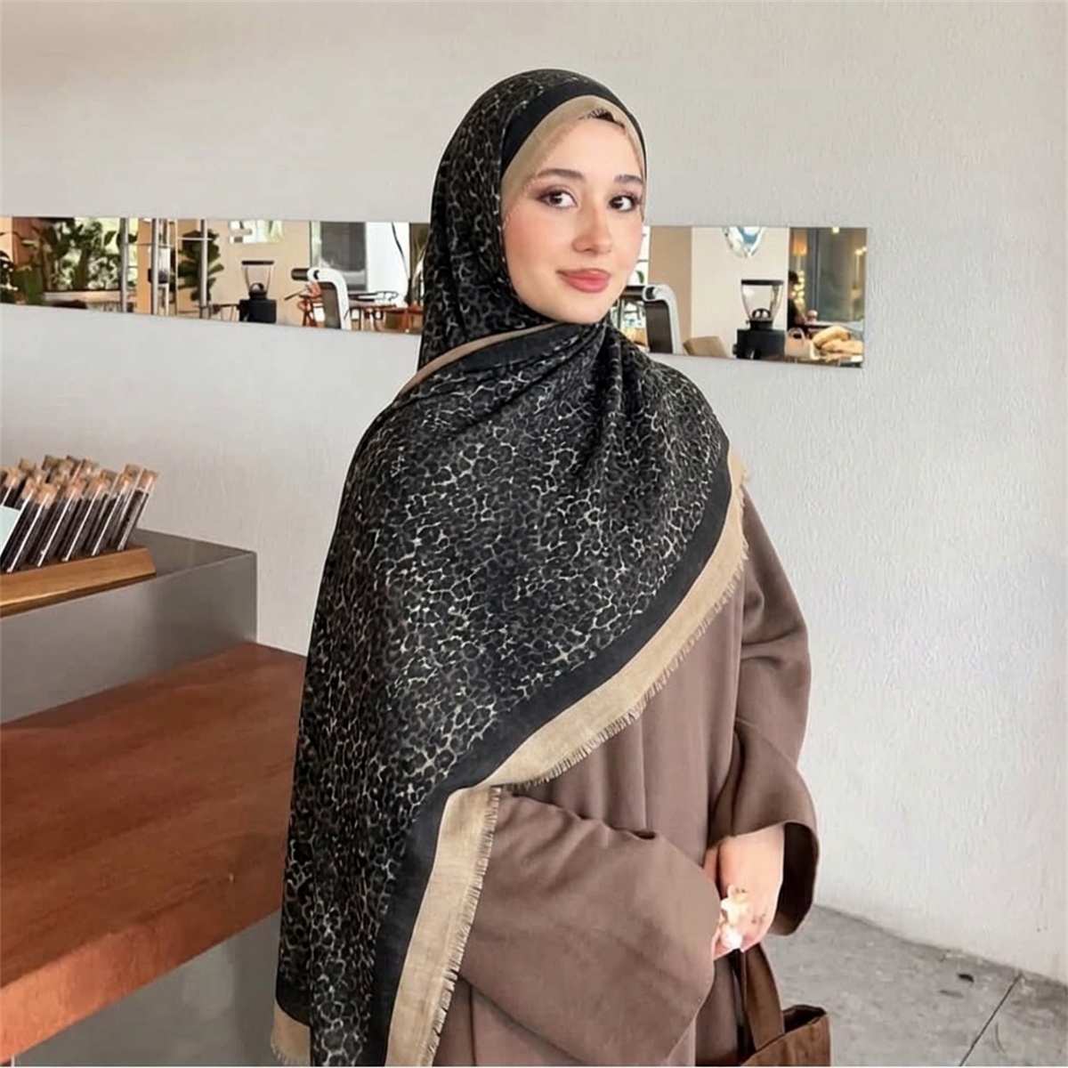 Vintage Leopard Print Hijab Sc - Street Fashion Hijab recension och pris