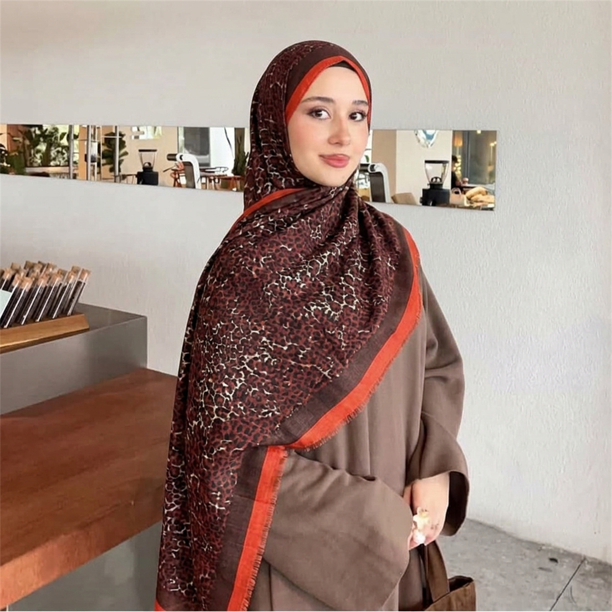 Vintage Leopard Print Hijab Sc - Street Fashion Hijab recension och pris